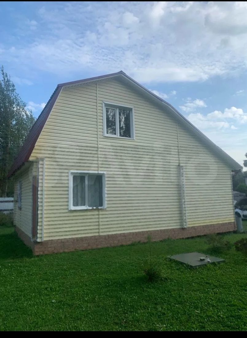 Дом с сайдингом и металлочерепицей